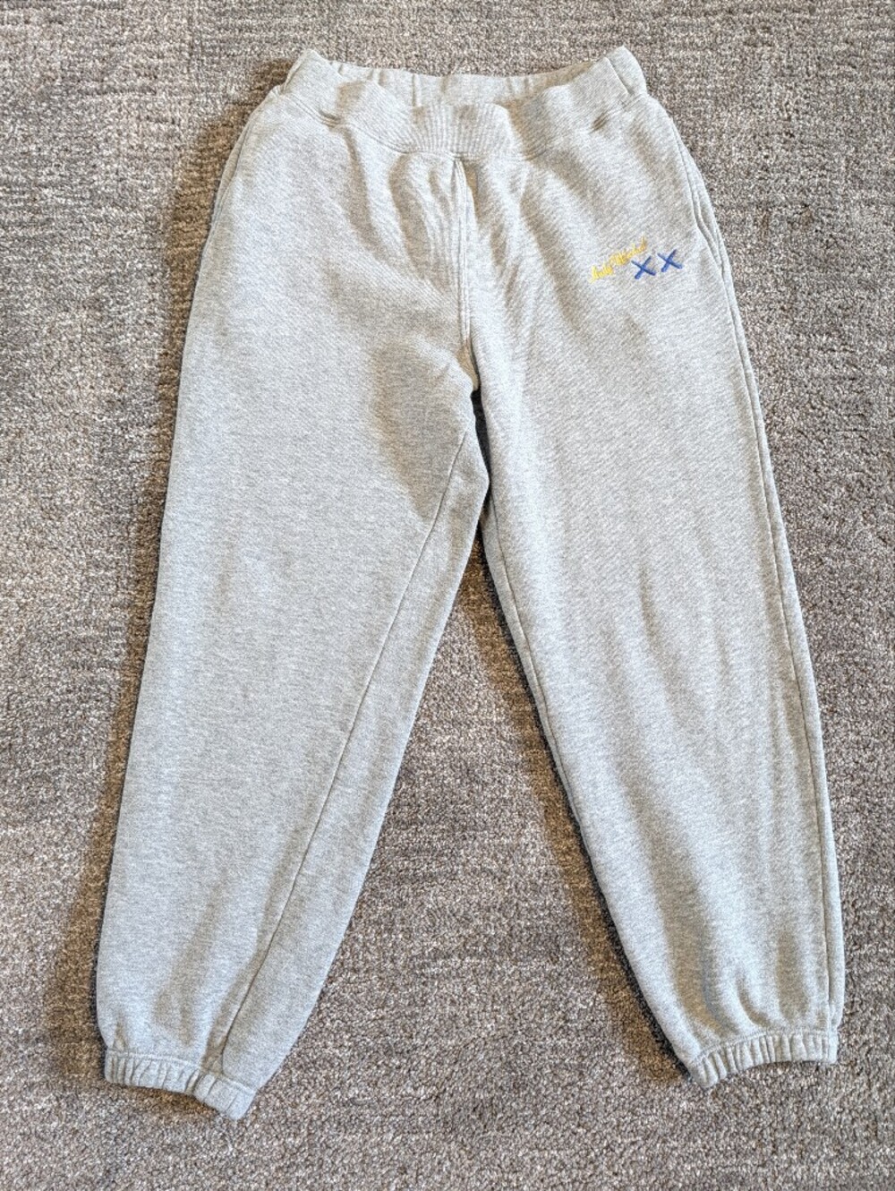 Uniqlo x Andy Warhol x KAWS Light Gray Kids Joggers Sweatpants - Size 9/10
